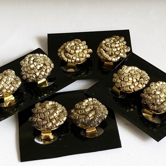 Vintage Gold Beaded Clip On Earrings Bead Cluster 70s Taiwan Hand Knotted - Picture 5 of 10